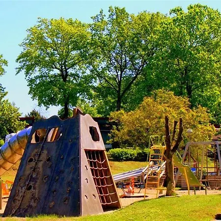 Randboldal & Parque de Campismo 2*